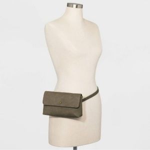 Universal Thread Women’s Flap Fanny Pack in Olive Army Green